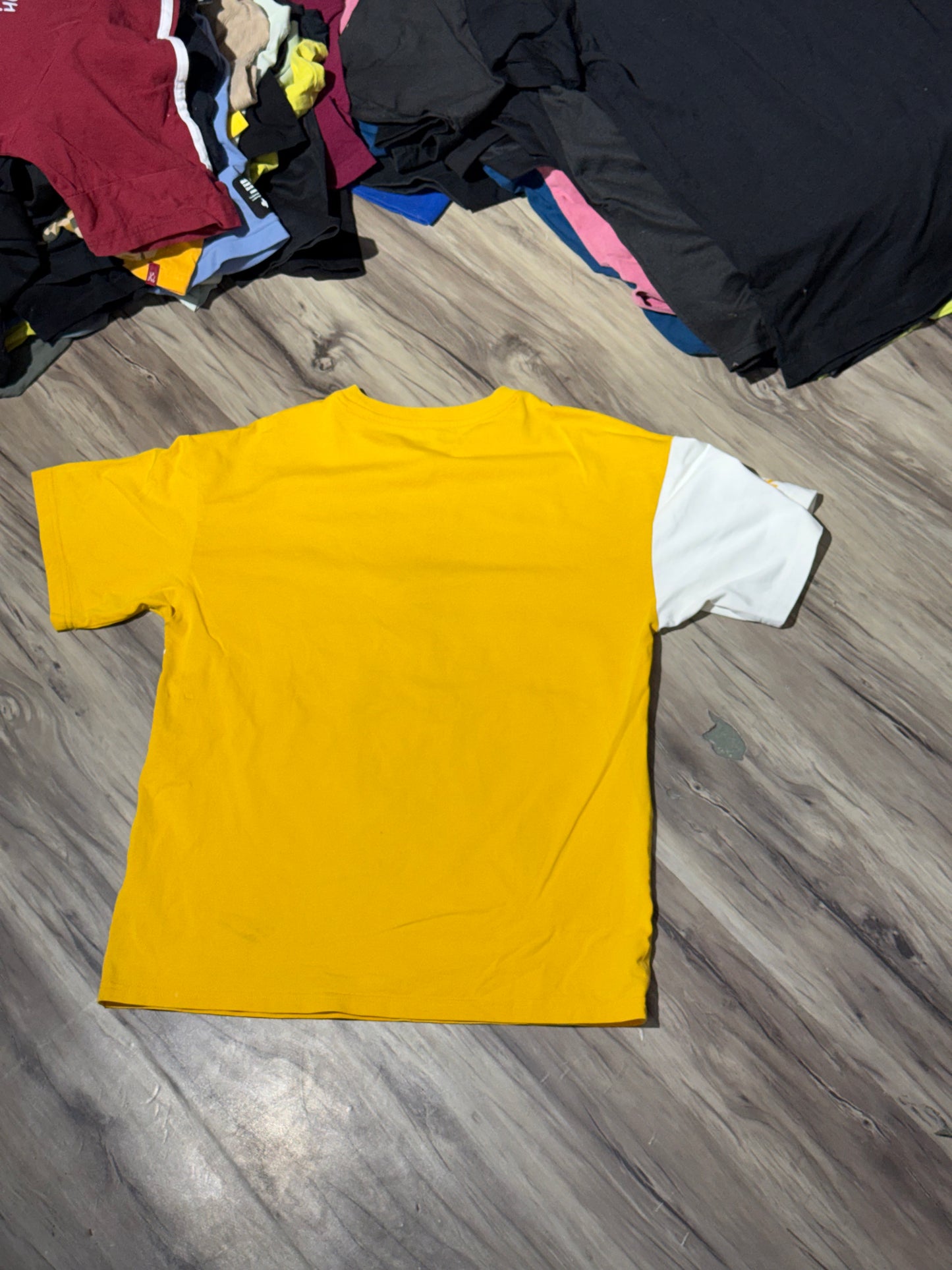 T-SHIRT SIZE M