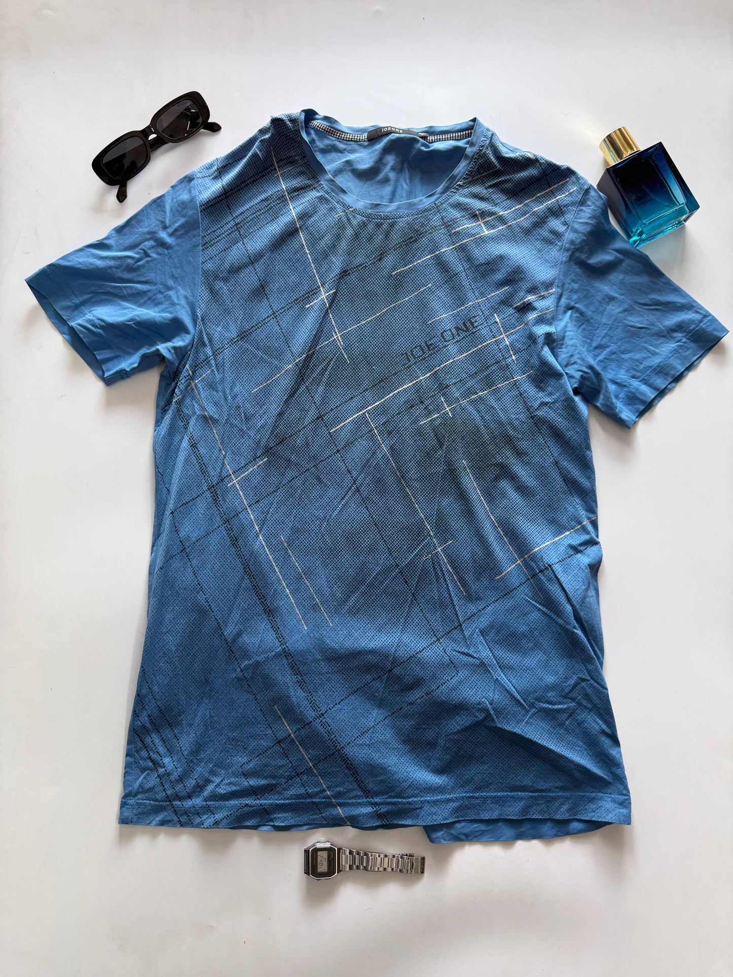 T-Shirt Size - M
