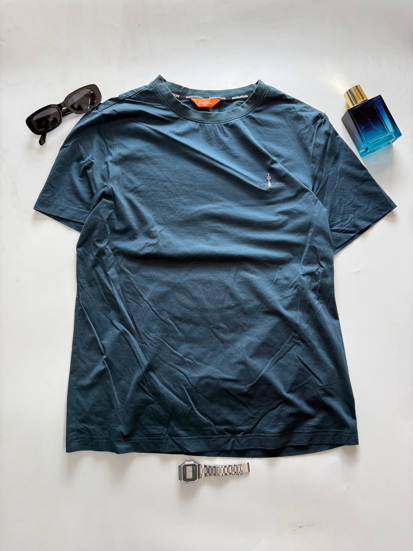 T-Shirt Size - L