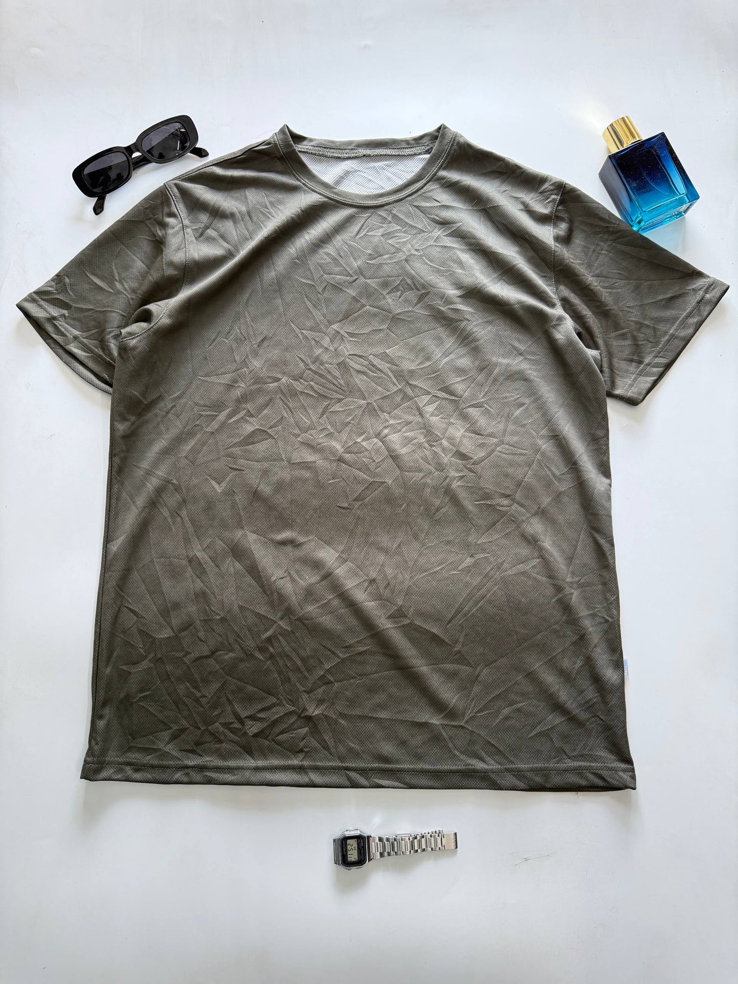T-Shirt Size - L