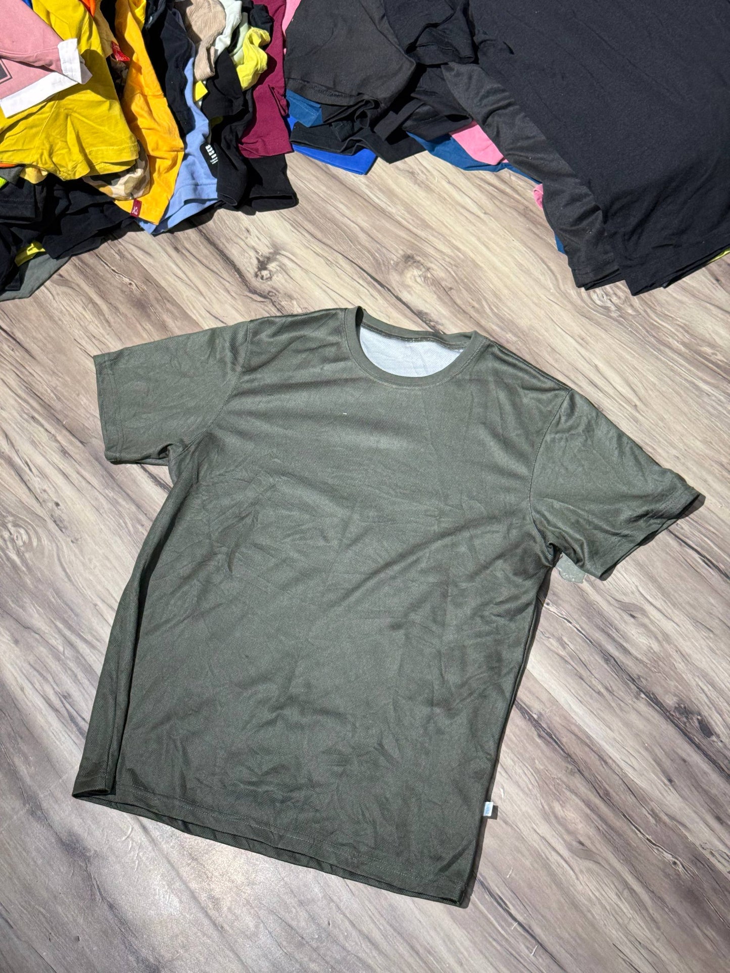 T-SHIRT SIZE M