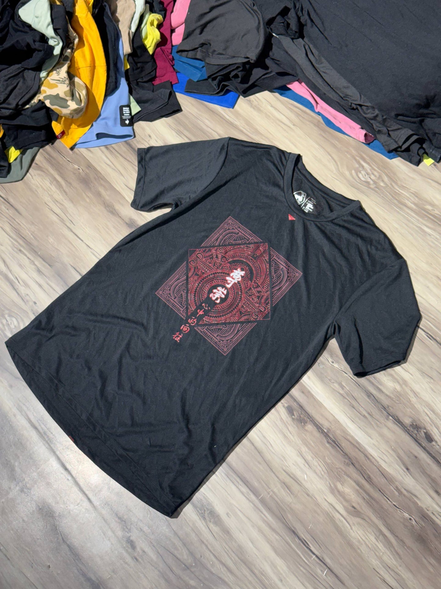 T-SHIRT SIZE M