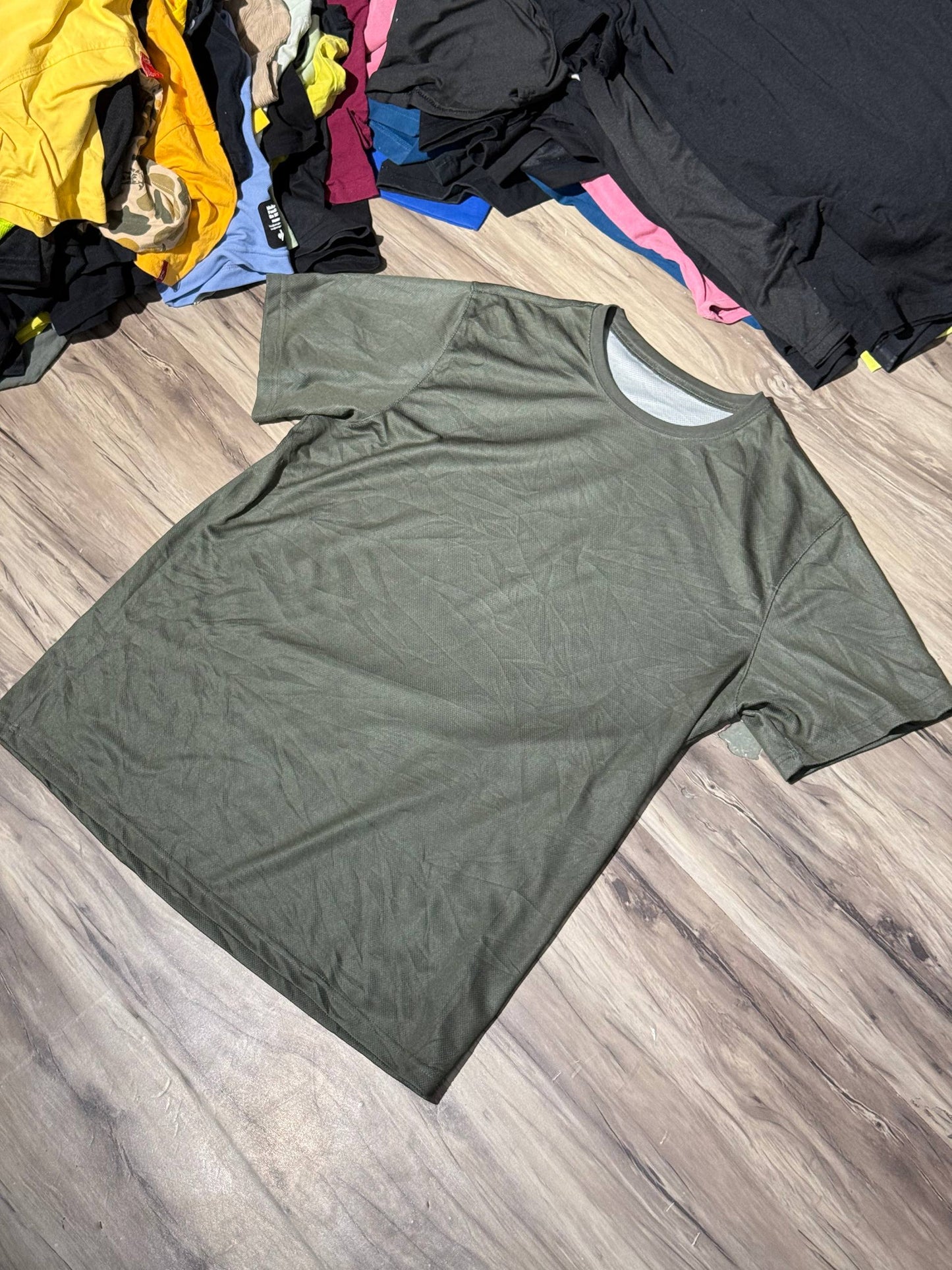 T-SHIRT SIZE M
