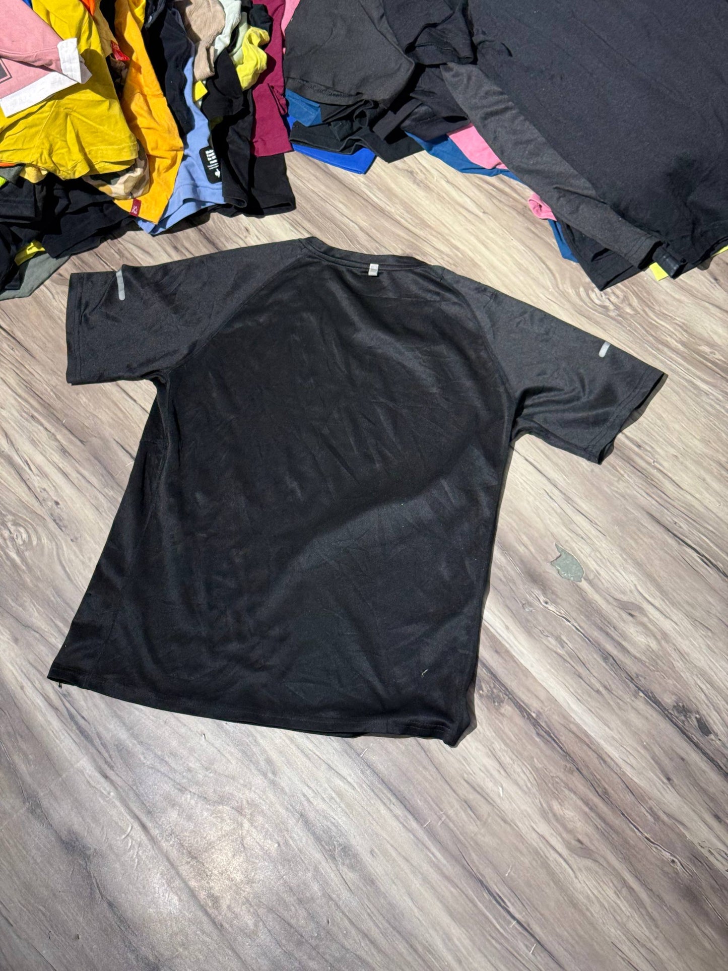T-SHIRT SIZE M