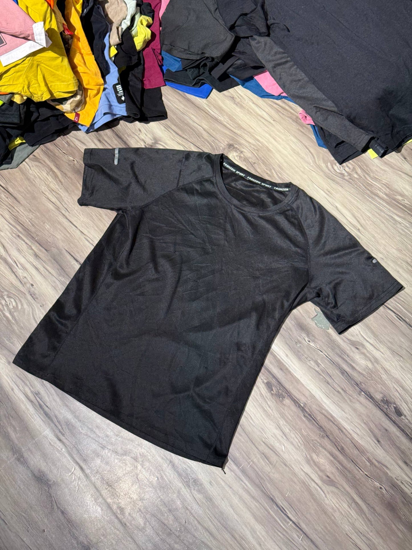 T-SHIRT SIZE M